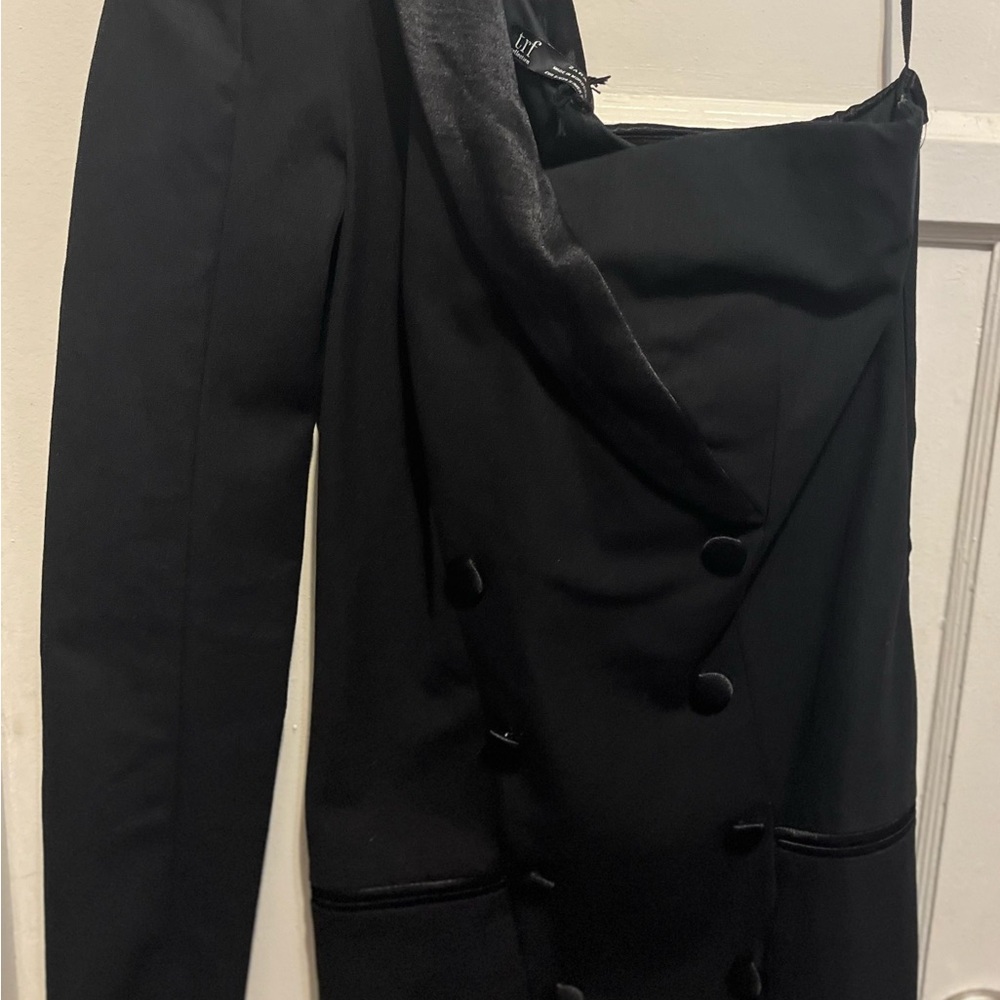Elegant Black Double-Breasted Blazer